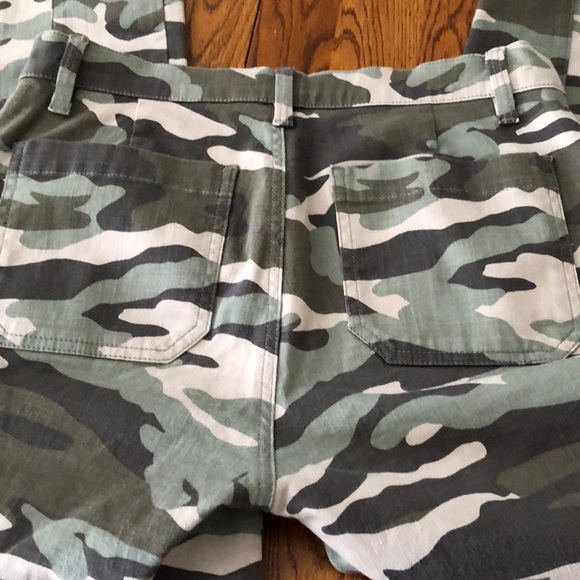 J Crew Camo - Picture 2 of 7
